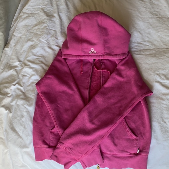 TNA hoodie - Picture 2 of 3